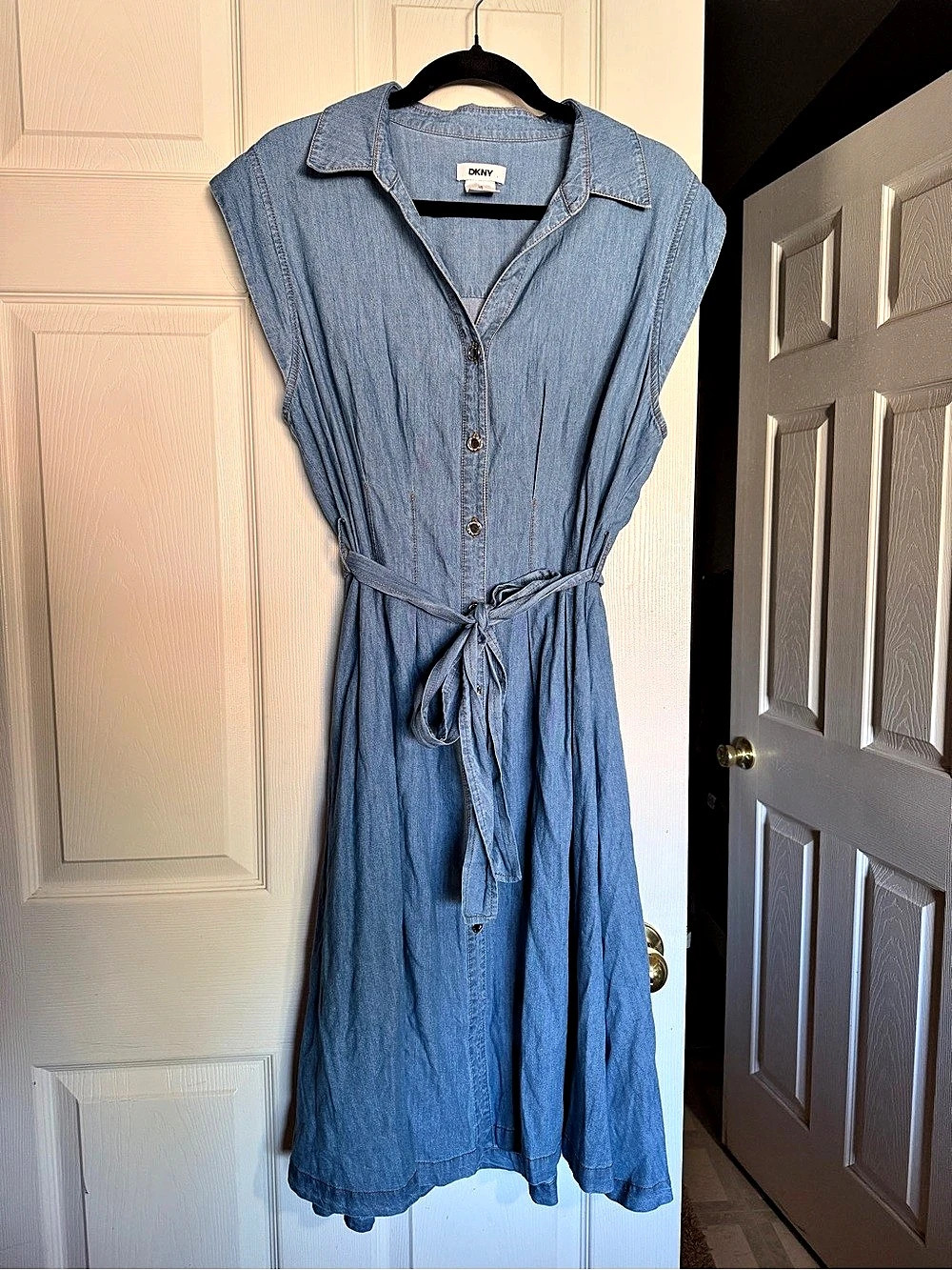 DKNY Women's Blue Sleeveless Midi Dress Size 14